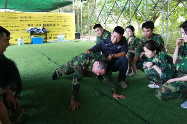 鸿嘉利新能源充电桩-12