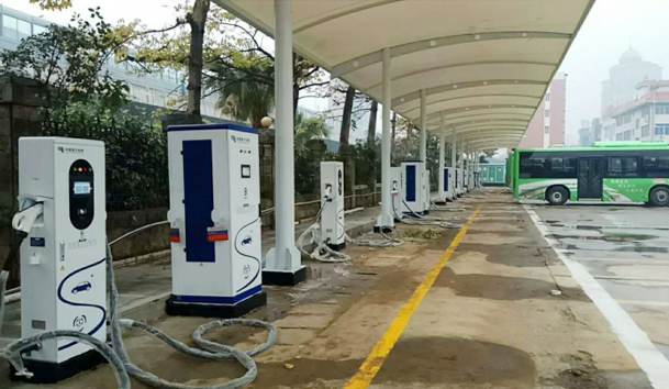 柳州恒达公交站充电站180kw直流四枪分体式项目案例