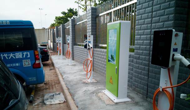 坂田风门坳小区室外交流充电桩项目