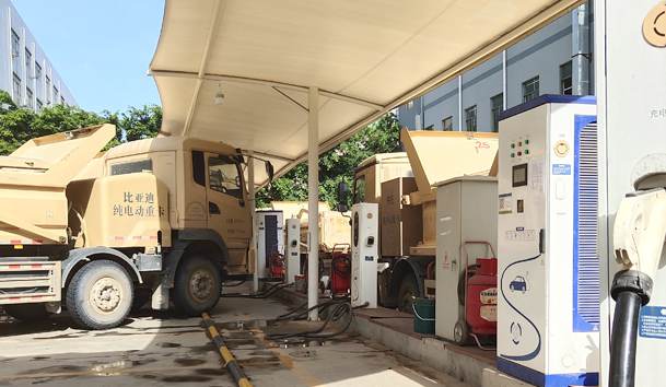 泥头车直流充电桩站案例图