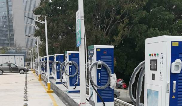 厦门高林万达充电站120KW双枪60KW单枪直流充电桩项目案例